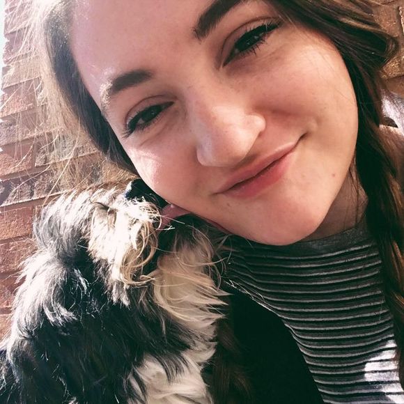 Meet your Posher, Gabriella - Picture 1 of 1